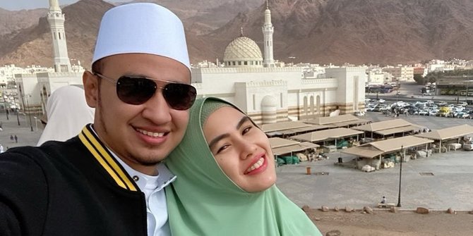 Deretan Artis Indonesia Yang Menikah Dengan Ustaz Halaman 3 