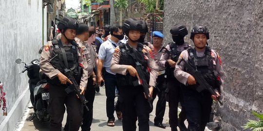 Terduga Teroris Ditangkap di Batang Jaringan JAD