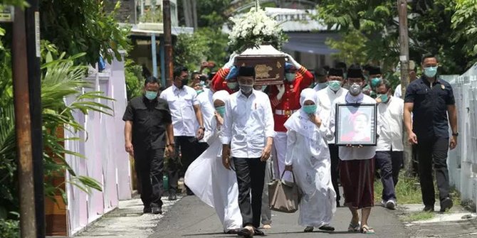 Image result for jokowi ke bogor setelah dari makam ibunda