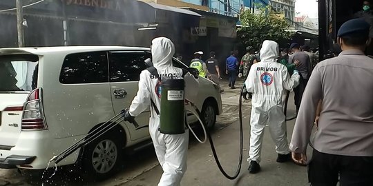 Cegah Penyebaran Corona, Penyemprotan Disinfektan di Depok Pakai Mobil Water Cannon