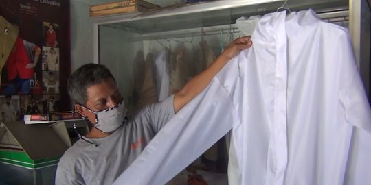 Penjahit Difabel Berpacu dengan Waktu Produksi APD bagi Tenaga Medis Tangani Corona