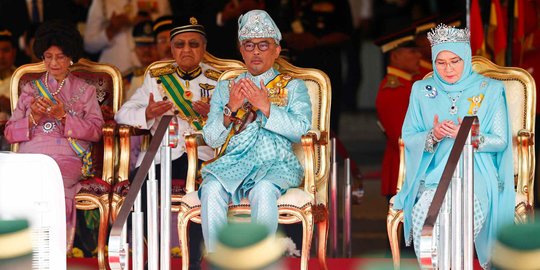 Raja Malaysia dan Ratu Karantina Diri Setelah 7 Pegawai Istana Positif Covid-19