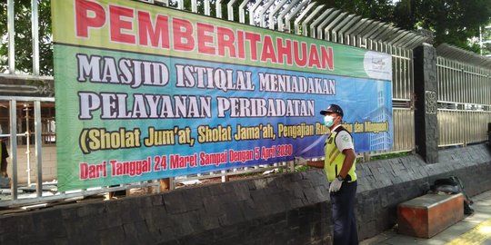 Antisipasi Jemaah Salat Jumat Datang, Masjid Istiqlal Dijaga Polisi dan Satpam