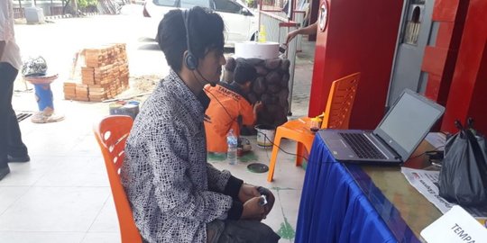Napi Lapas Padang Ngobrol dengan Pembesuk via Video Call, Cegah Covid-19