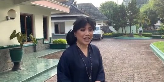 Terus Berbagi, Ini Cerita di Balik APD Gratis dari Anne Avantie