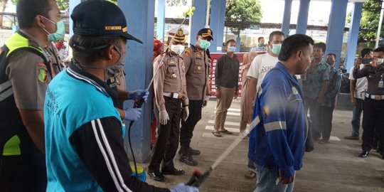 Pemudik Asal Jateng Disemprot Disinfektan dan Disuruh Senam untuk Cegah Corona