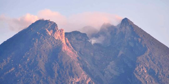 Gunung Merapi Erupsi pada Sabtu Pagi, Tinggi Kolom 2.000 Meter