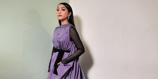 Mata Sembab dan Ogah Ketemu Orang Lain, Ada Apa dengan Nagita Slavina?