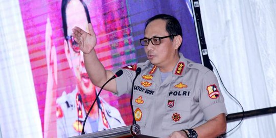 Polri Lakukan Penyemprotan Disinfektan Massal di Seluruh Indonesia 31 Maret