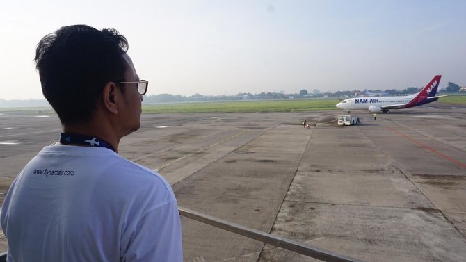 penerbangan perdana nam air solo pontianak di bandara adi soemarmo