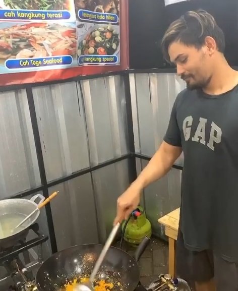 Gara-Gara Corona, Suami Alessia Cestaro Turun Tangan Jualan Nasi Goreng