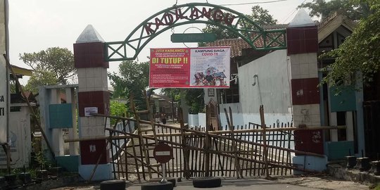 Panik Corona, Warga Sukoharjo Ramai-Ramai Tutup Jalan Kampung