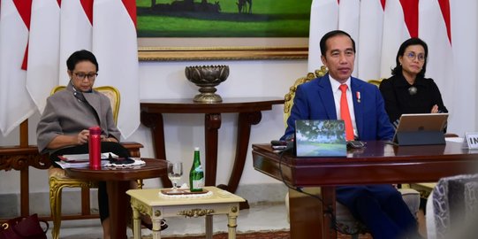 Jokowi Minta Pelayanan Rumah Sakit Tangani Corona Terintegrasi Online