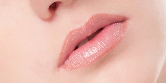 Cara Memerahkan Bibir dengan Bahan Alami Agar Terlihat Sehat dan Natural