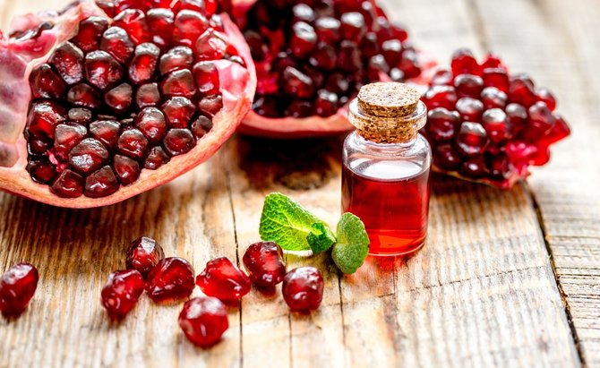 ilustrasi pomegranate oil