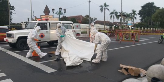 Diduga Serangan Jantung, Pengemudi Motor Meninggal di Titik Nol Kilometer