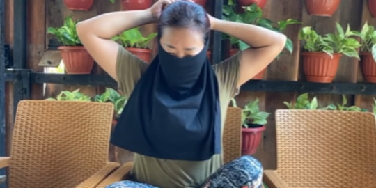 Masker Langka di Pasaran, Soimah Sarankan Pakai Kaos Cegah Corona