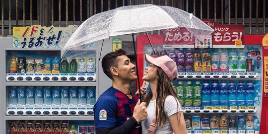 Potret Perayaan Ultah Ganindra Bimo Bersama Sang Istri yang Dirawat di Ruang Isolasi