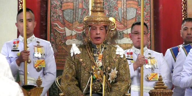 Bawa 20 Selir untuk Isolasi Diri di Jerman, Raja Thailand Dikecam
