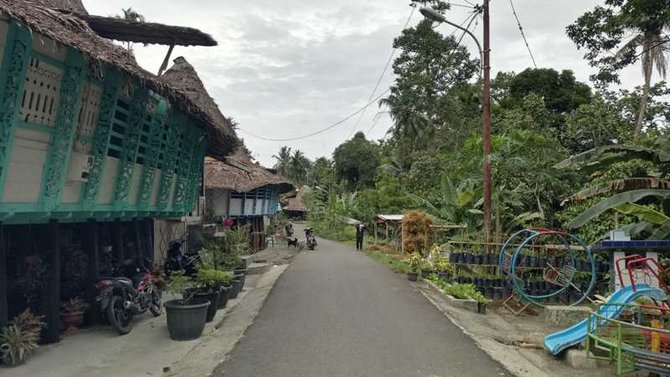 menengok keindahan gunung sitoli sisi lain kota tertua di kepulauan nias