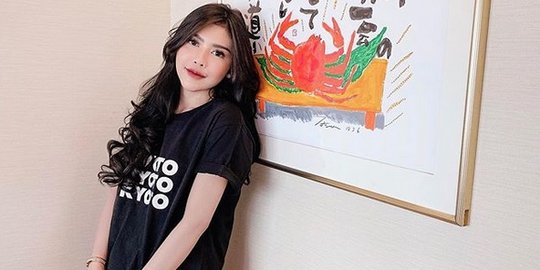 8 Potret Cantik Rica Andriani, Istri Kapolsek Kembangan yang Dicopot