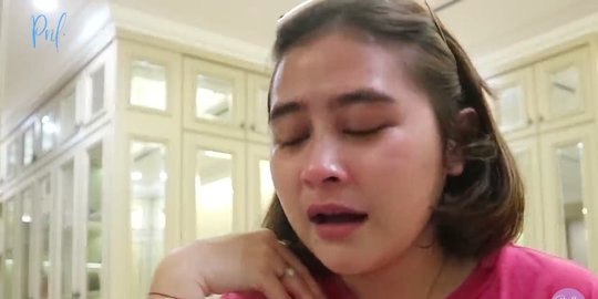 Berlinang Air Mata, Prilly Latuconsina Cerita Bisa Bangun Rumah Segede Istana