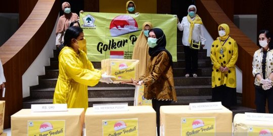 Perempuan Golkar Donasi APD dan Alkes ke 6 Rumah Sakit untuk Tangani Corona