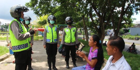 Kapolri Minta Anggota Polisi Bantu Ekonomi Warga Terdampak Corona