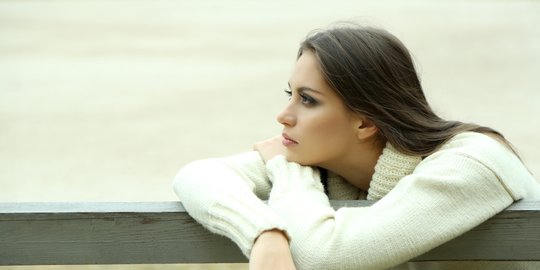 10 Cara Mengatasi Kesepian Selama Physical Distancing Jika Tinggal Sendirian