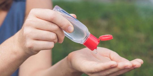 Manfaatkan Situasi Pandemi Corona, Polres Metro Bekasi Bekuk Penimbun Hand Sanitizer