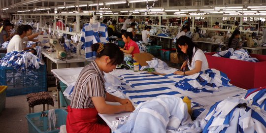 Industri Kecil Ikut Produksi Masker dan APD, Bantu Pemerintah Perangi Covid-19