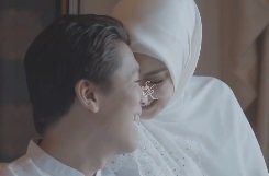 hari jadi pernikahan syahrini dan reino barack