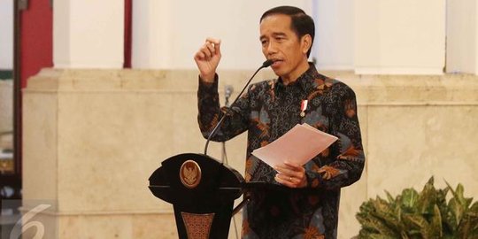 Jokowi Perintahkan Mensos Segera Bagikan 200.000 Paket Sembako ke Warga Jabodetabek