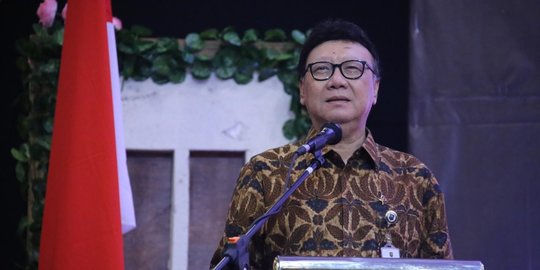 Menteri Tjahjo Sebut Menantu, Staf dan Sopirnya Sudah Negatif Corona