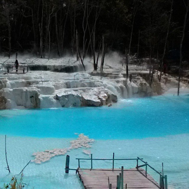 salju panas dolok pesona pemandian air panas kawah putih di sumatera utara