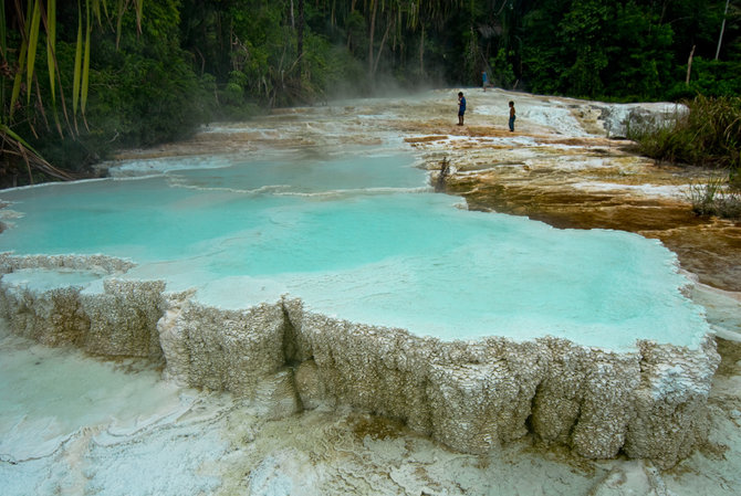 salju panas dolok pesona pemandian air panas kawah putih di sumatera utara