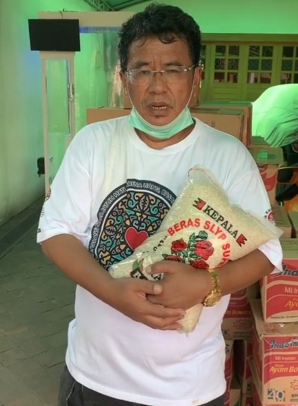 celana sobek hotman jadi sorotan