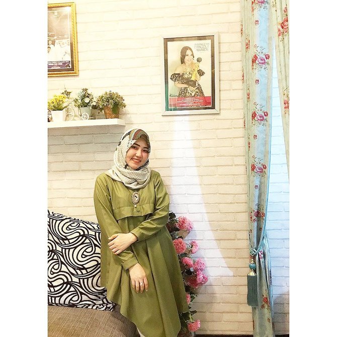 cover lagu aisyah istri rasulullah ini 7 potret via vallen pakai hijab