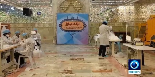Iran Pakai Bangunan Masjid Jadi 'Pabrik' Masker dan Sarung Tangan