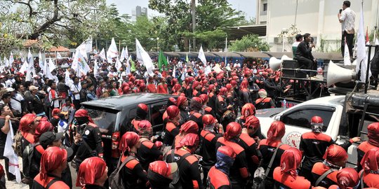 Ribuan Buruh Ancam Demo DPR Tuntut Pembahasan Omnibus Law Dihentikan