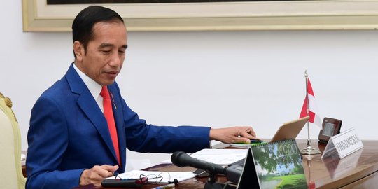 Jokowi Sebut Polri Bagikan Rp600 Ribu ke Sopir Taksi, Truk, Bus dan Kernet