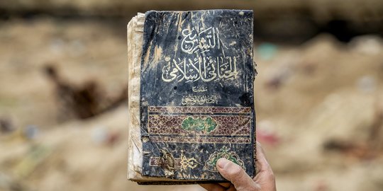 Benda-Benda Peninggalan Kombatan ISIS di Suriah