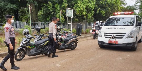 Cegah Konflik Sosial, Polda Metro Jaya Kawal Pemakaman Jenazah Positif Corona