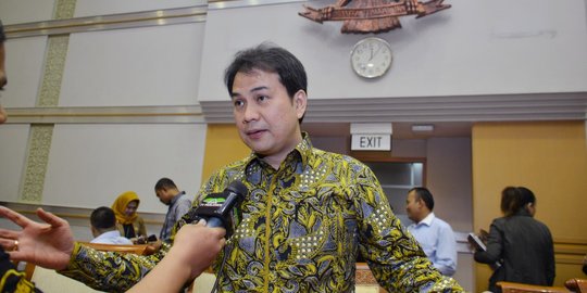 Pimpinan DPR: Kita Dukung PSBB, Tapi Komunikasi Sosial untuk Berbagi Jangan Putus