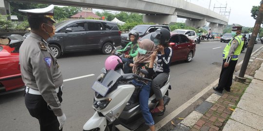 Anggota DPR Kritik Menkeu: Menolong Rakyat Harus Tanpa Syarat