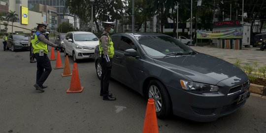 Hari Pertama PSBB Jakarta, 81 Kendaraan di Jalan Tol Langgar Jaga Jarak Penumpang