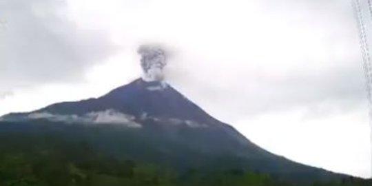 Gunung Merapi Kembali Meletus Warga Diminta Waspada Dan Tetap Tenang Merdeka Com