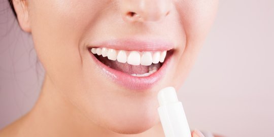 7 Cara Memerahkan Bibir Secara Alami, Sederhana dan Mudah Dilakukan