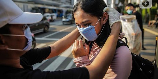 Tak Gunakan Masker, Petugas Kelurahan di Solo akan Didenda Rp5.000