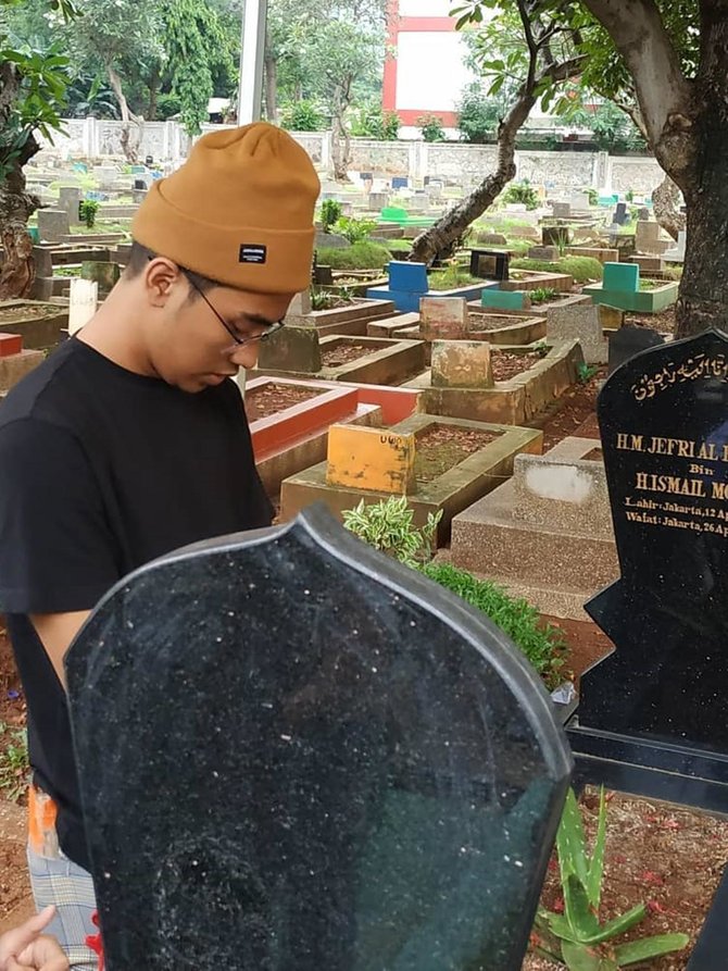 abidzar ziarah ke makam uje